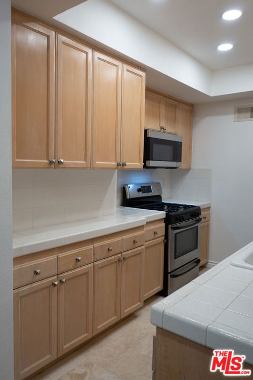 Image 29 of property listing at 4543 Willis Avenue 102, Sherman Oaks, CA 91403