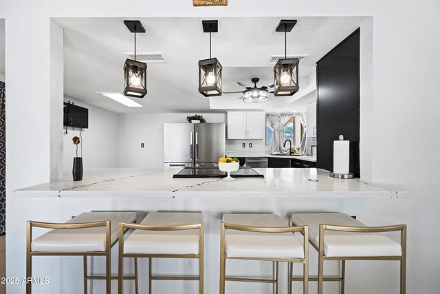 5004 W KALER Drive, Glendale, AZ 85301