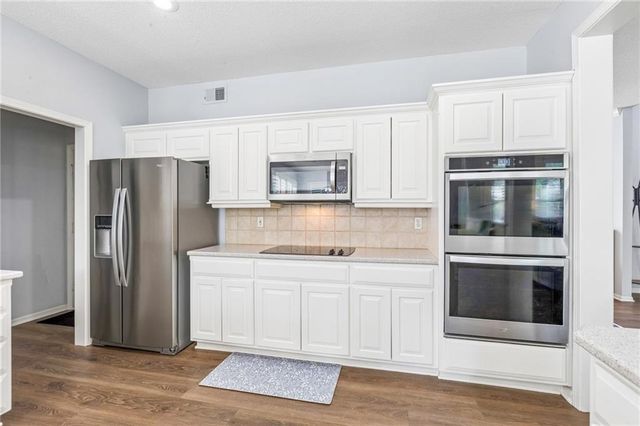 11302 W 132nd Terrace, Overland Park, KS 66213