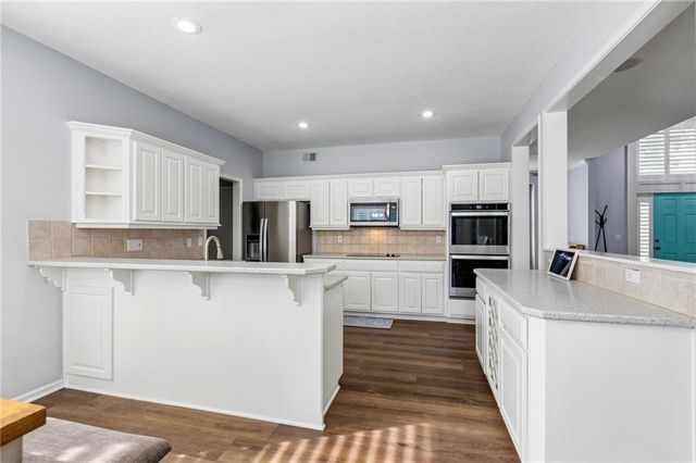 11302 W 132nd Terrace, Overland Park, KS 66213