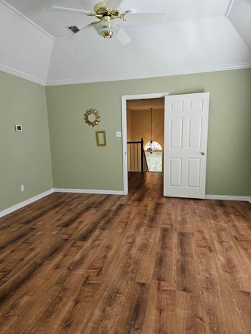 611 Ashbrook Court, Euless, TX 76039