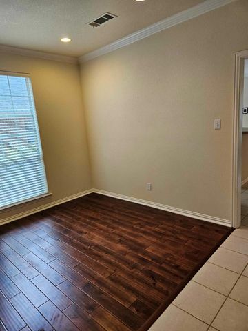 611 Ashbrook Court, Euless, TX 76039