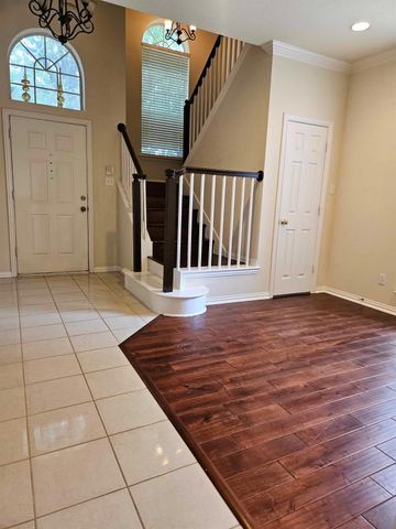 611 Ashbrook Court, Euless, TX 76039