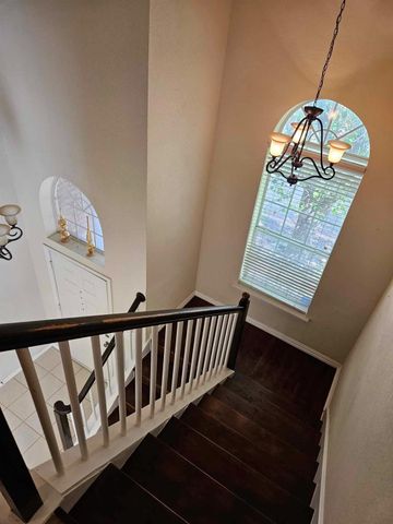 611 Ashbrook Court, Euless, TX 76039