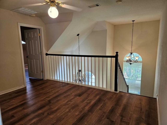 611 Ashbrook Court, Euless, TX 76039
