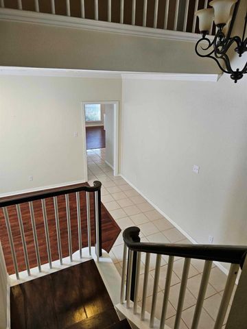 611 Ashbrook Court, Euless, TX 76039