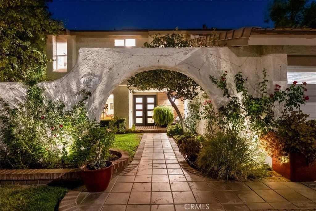 25407 Cariz Drive, Valencia, CA 91355 — photo 4