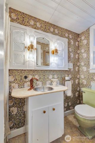 3918 NW Phinney Bay Drive, Bremerton, WA 98312