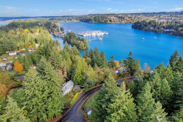 3918 NW Phinney Bay Drive, Bremerton, WA 98312