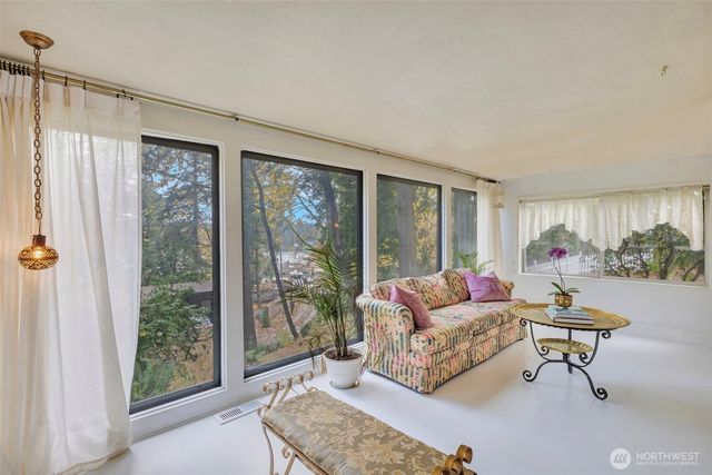 3918 NW Phinney Bay Drive, Bremerton, WA 98312