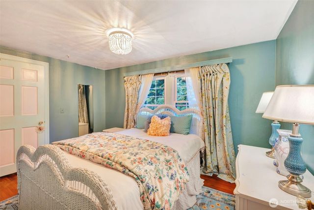 3918 NW Phinney Bay Drive, Bremerton, WA 98312