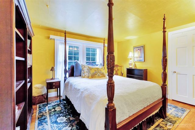 3918 NW Phinney Bay Drive, Bremerton, WA 98312