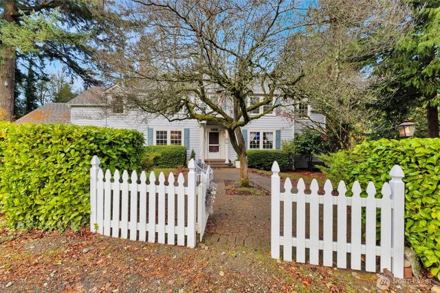 3918 NW Phinney Bay Drive, Bremerton, WA 98312