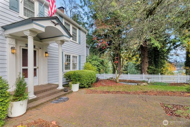 3918 NW Phinney Bay Drive, Bremerton, WA 98312