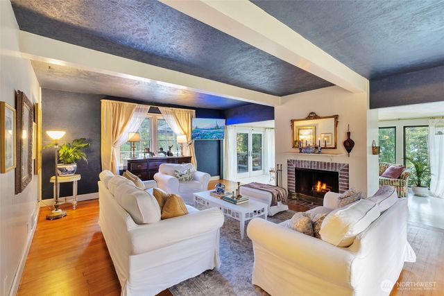 3918 NW Phinney Bay Drive, Bremerton, WA 98312