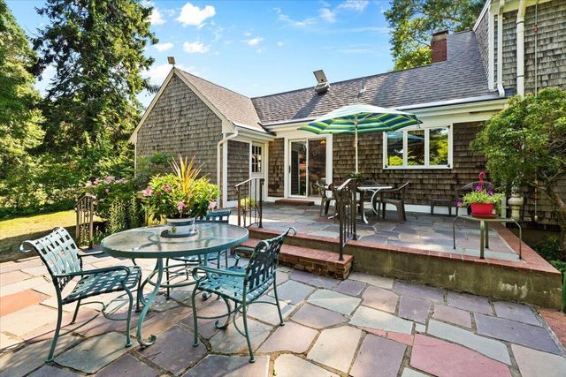 39 Coleridge Drive, Falmouth, MA 02540