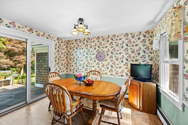 39 Coleridge Drive, Falmouth, MA 02540