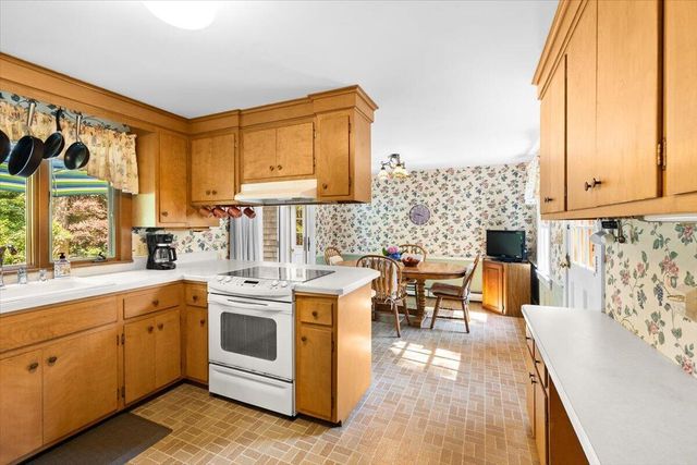 39 Coleridge Drive, Falmouth, MA 02540