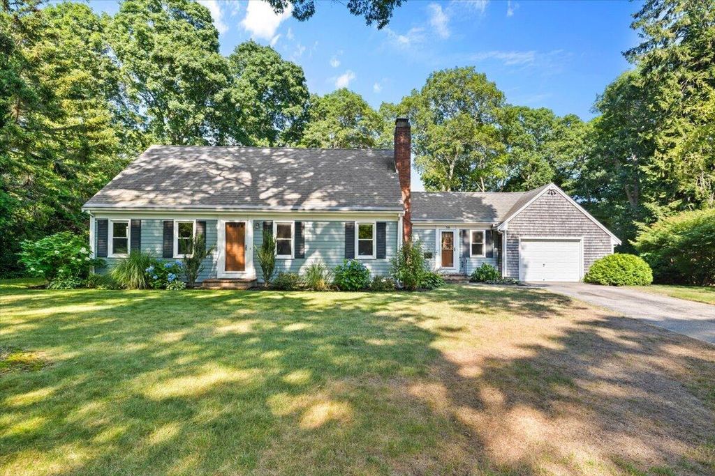 39 Coleridge Drive, Falmouth, MA 02540