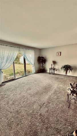 38022 Lyndon Street, Livonia, MI 48154