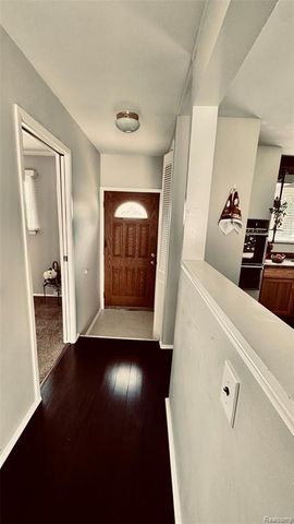 38022 Lyndon Street, Livonia, MI 48154
