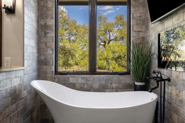 10150 FM 967, Buda, TX 78610