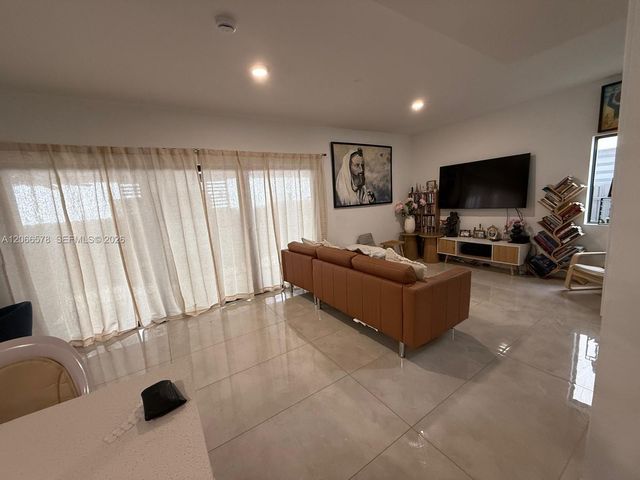 1387 NW 2nd Lane, Florida City, FL 33034