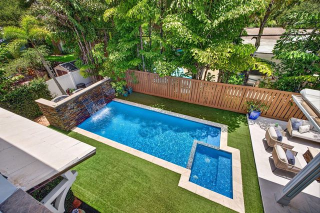 1329-2 SE 13th Terrace, Fort Lauderdale, FL 33316