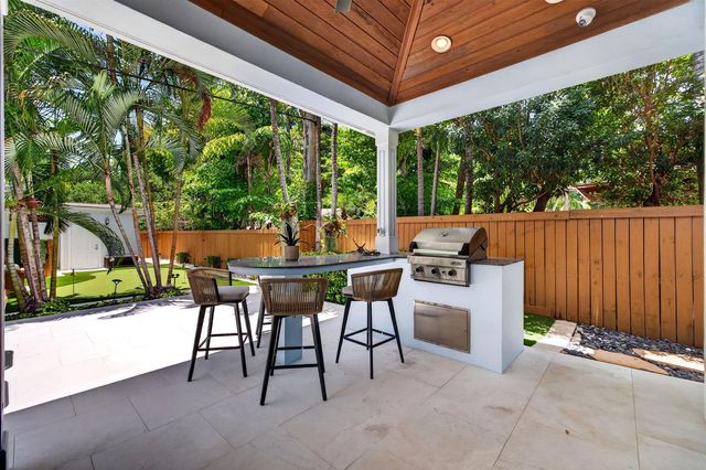 1329-2 SE 13th Terrace, Fort Lauderdale, FL 33316