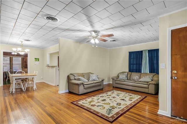 518 E Kelly Avenue, Pharr, TX 78577