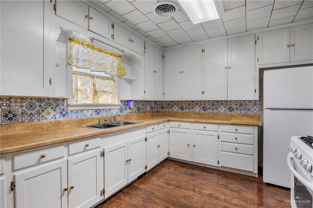 518 E Kelly Avenue, Pharr, TX 78577