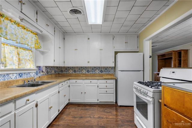 518 E Kelly Avenue, Pharr, TX 78577