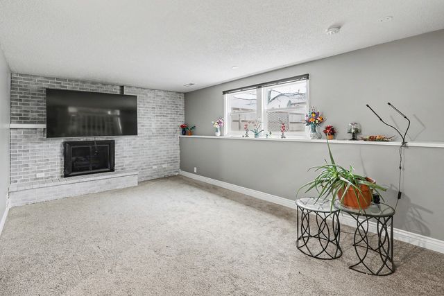 1312 N Prairie Street, Pella, IA 50219