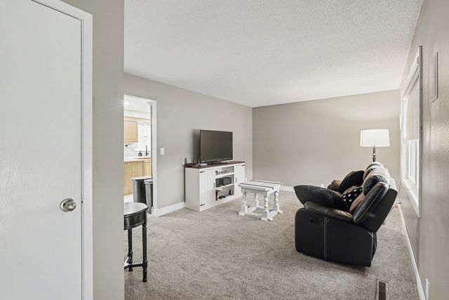 1312 N Prairie Street, Pella, IA 50219