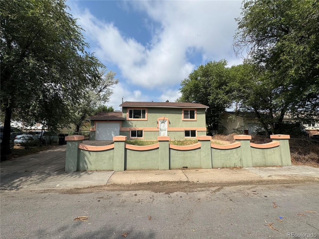 1116 Cambridge Ave, Colorado Springs, CO 80906