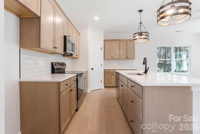 644 Deerfield Drive, Mount Holly, NC 28120