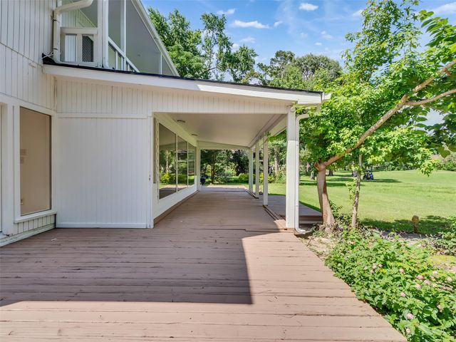 26 Cherry Hill Drive, Conroe, TX 77304