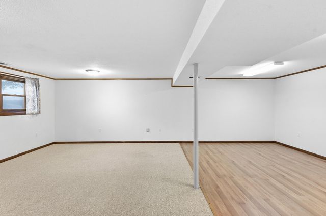20474 CARDINAL Lane, Council Bluffs, IA 51503