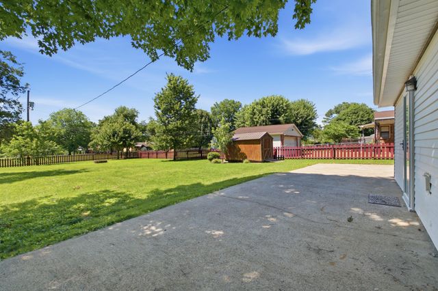 616 Hyde Park Ave, Gallatin, TN 37066