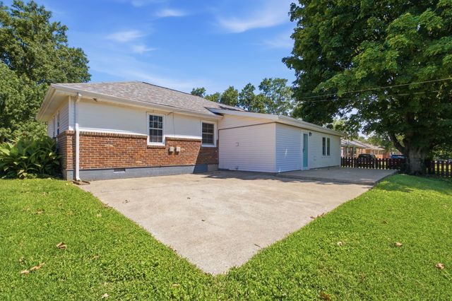 616 Hyde Park Ave, Gallatin, TN 37066