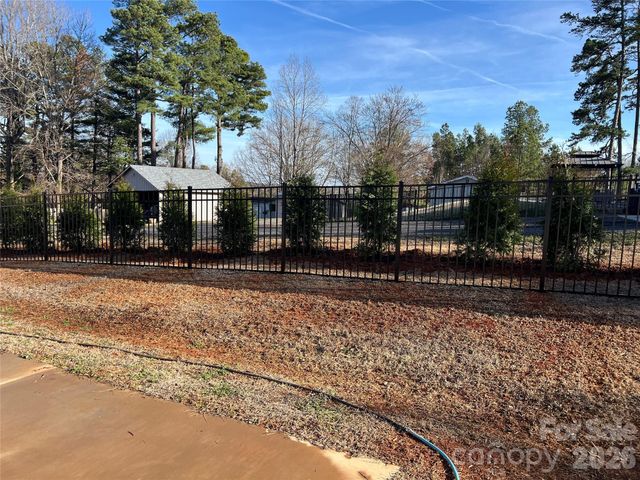 8690 Crestwood Drive, Mount Pleasant, NC 28124