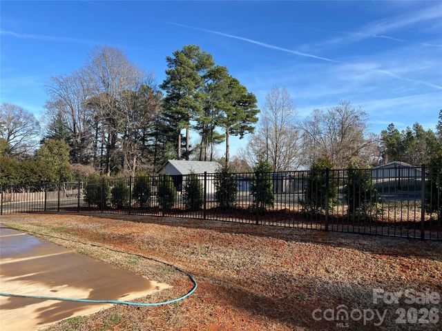 8690 Crestwood Drive, Mount Pleasant, NC 28124
