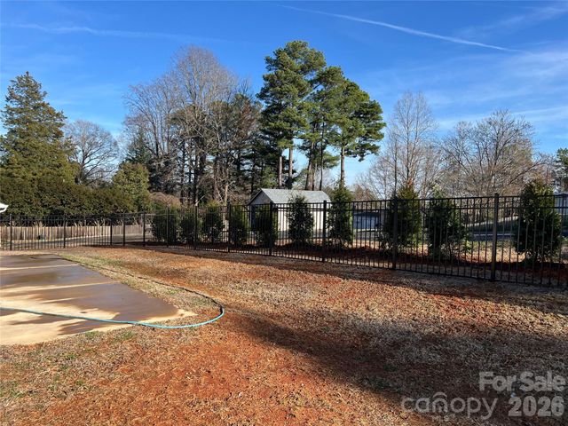 8690 Crestwood Drive, Mount Pleasant, NC 28124