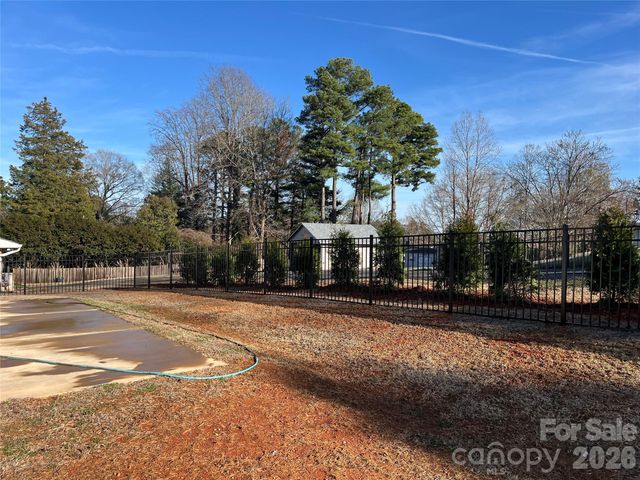 8690 Crestwood Drive, Mount Pleasant, NC 28124