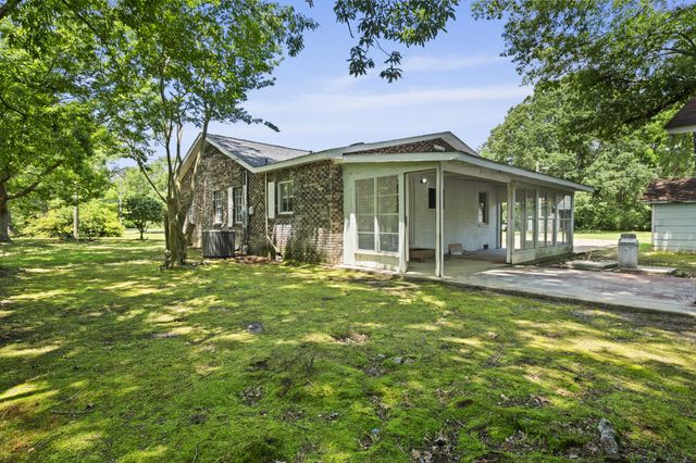 518 Eatonville Rd., Hattiesburg, MS 39401