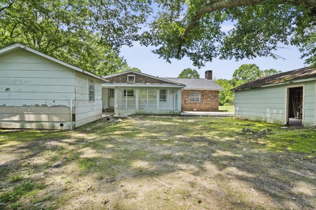518 Eatonville Rd., Hattiesburg, MS 39401