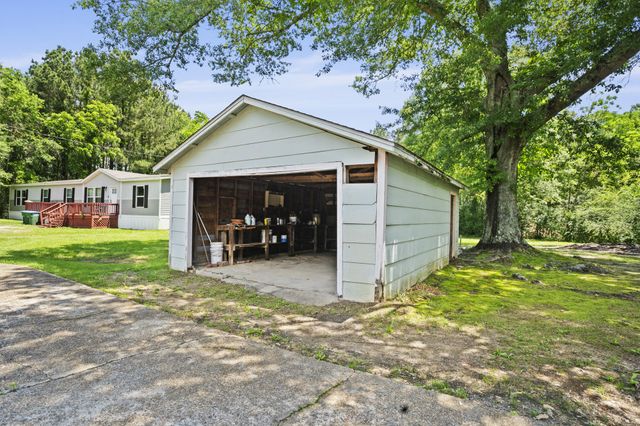518 Eatonville Rd., Hattiesburg, MS 39401
