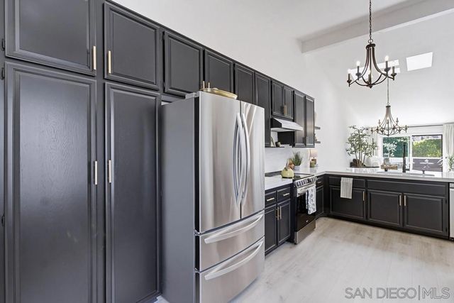 12795 Via Moura, San Diego, CA 92128