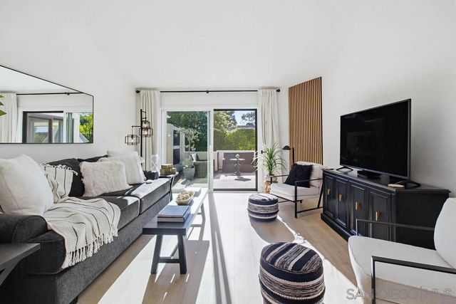 12795 Via Moura, San Diego, CA 92128