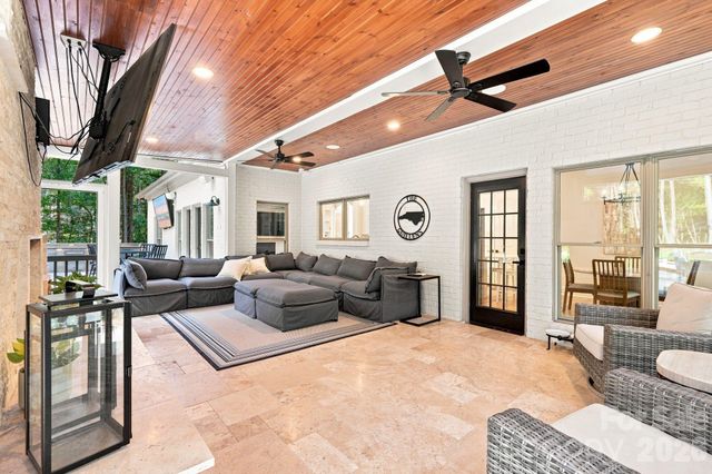 108 Dunn Ross Court, Mooresville, NC 28117
